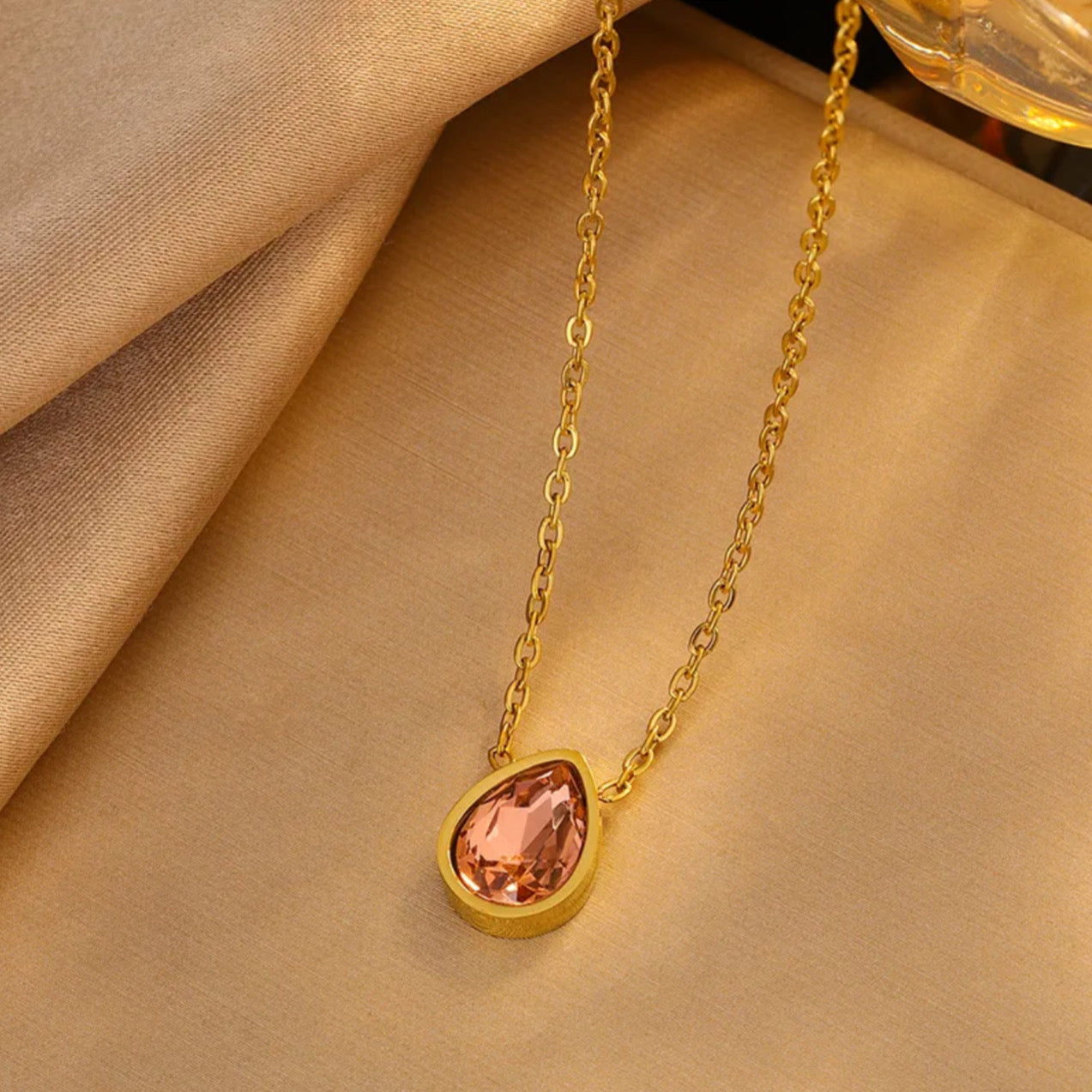 Drop peach chain