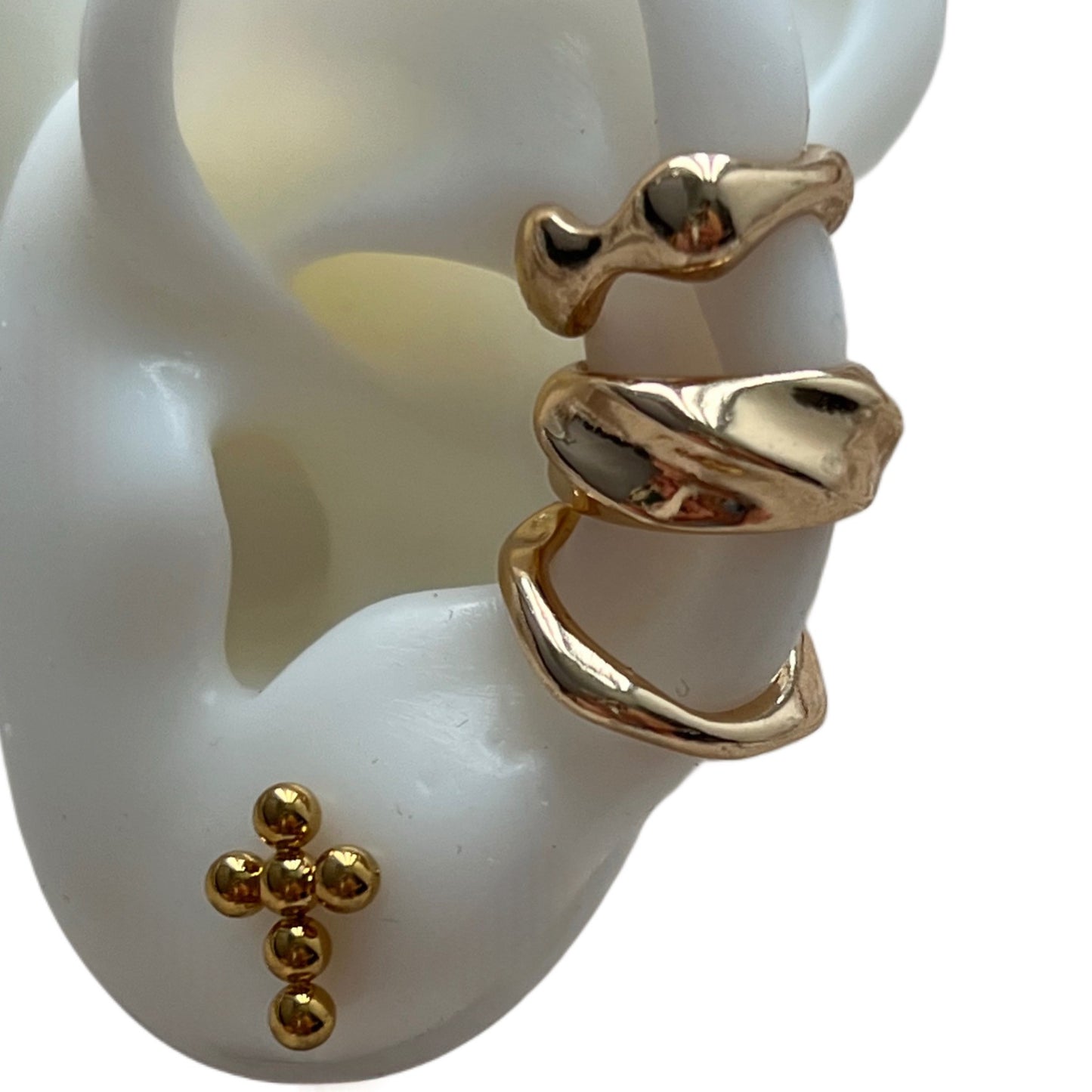 Tiny earcuff