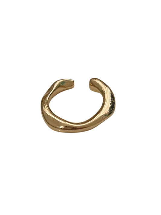 Tiny earcuff
